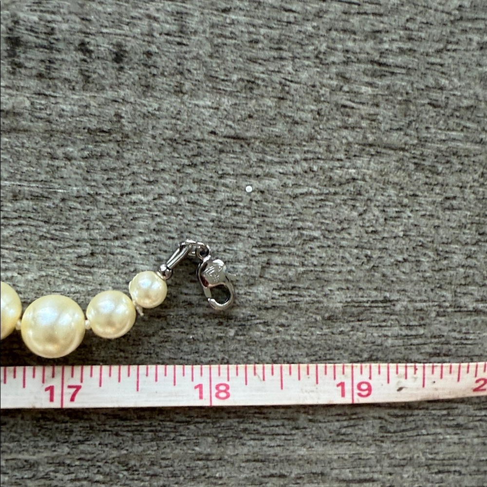 Vivienne Westwood Cream Pearl and Silver Necklace - Picture 8 of 8